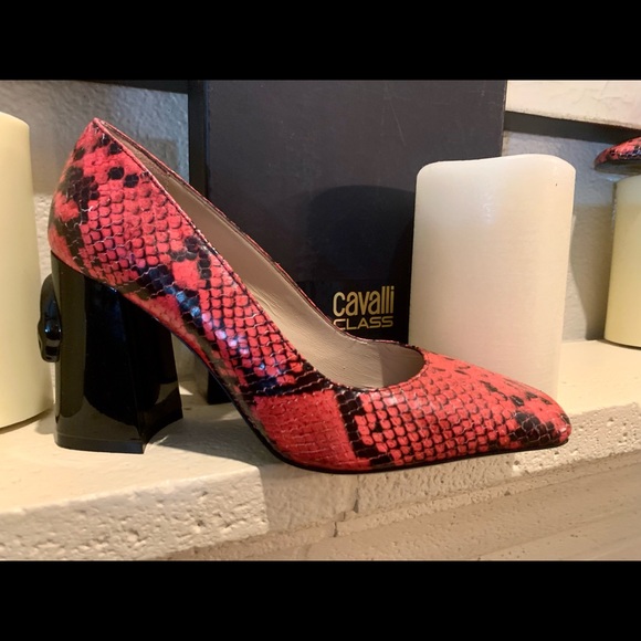 Roberto Cavalli size 7 red snake skin. - Picture 7 of 12